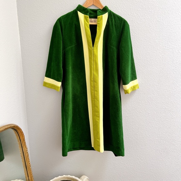 Vintage Velvet Vanity Fair Lime and Forest Green Robe / House Coat - Picture 1 of 3